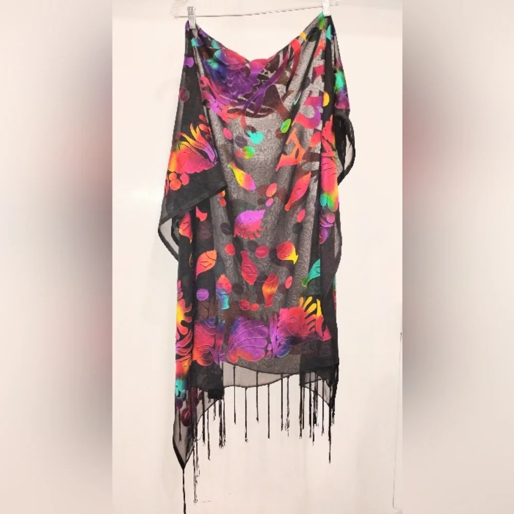 MAHIKAA FRINGED BEACH SHAWL NWT